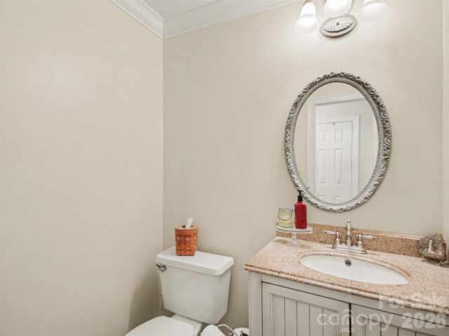 13333 Kintyre Court, Matthews, NC 28105