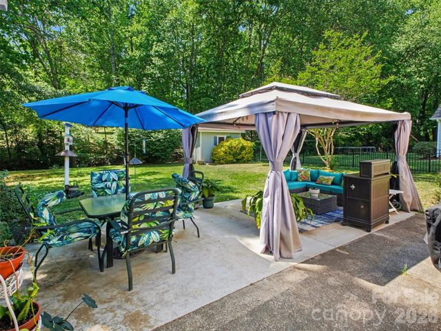 13333 Kintyre Court, Matthews, NC 28105