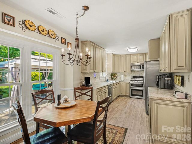 13333 Kintyre Court, Matthews, NC 28105
