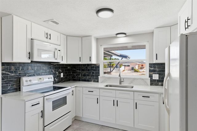 10521 OAK HILL DRIVE, Port Richey, FL 34668