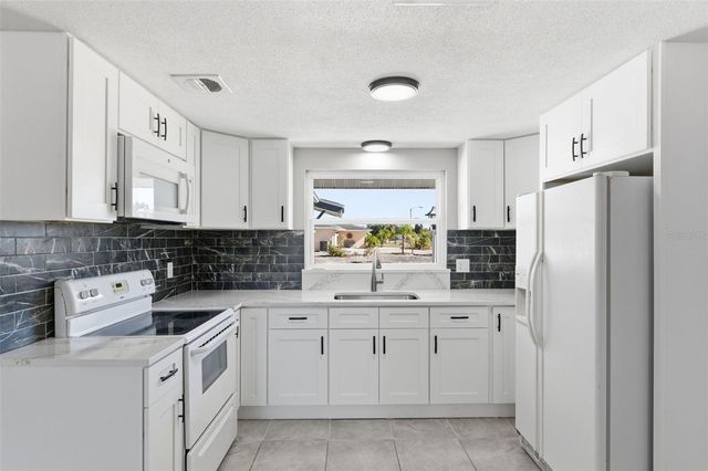 10521 OAK HILL DRIVE, Port Richey, FL 34668