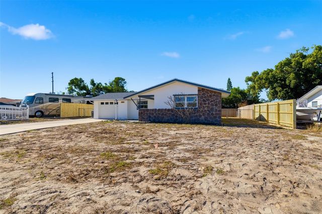 10521 OAK HILL DRIVE, Port Richey, FL 34668