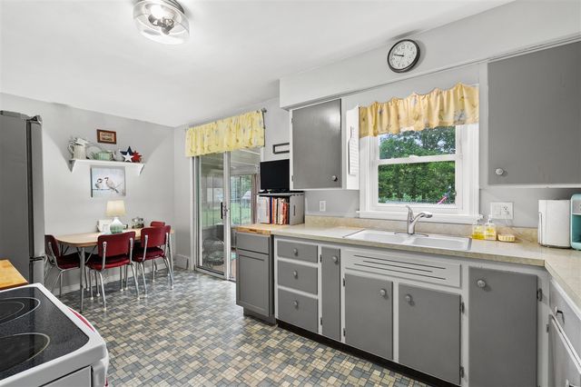 9809 S Sprinkle Road, Portage, MI 49002