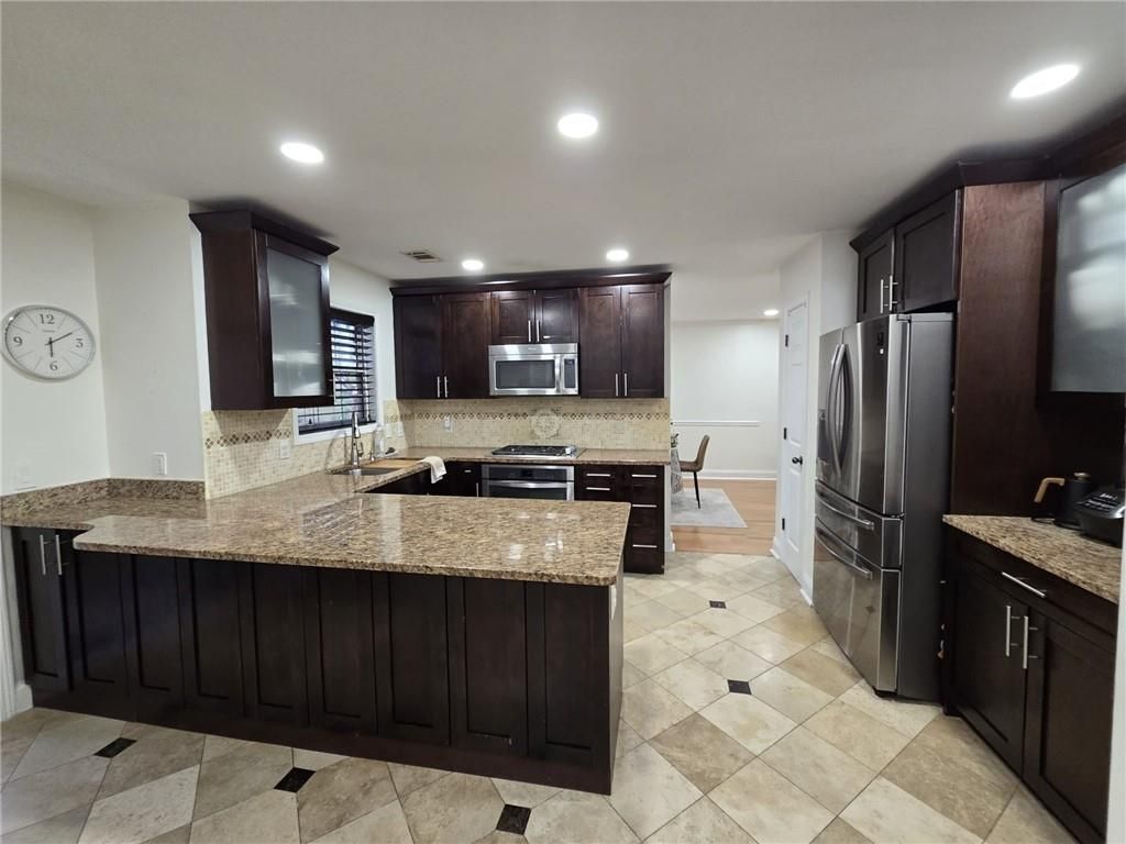 Image 12 of property listing at 3435 Palisade Lake Drive, Duluth, GA 30096