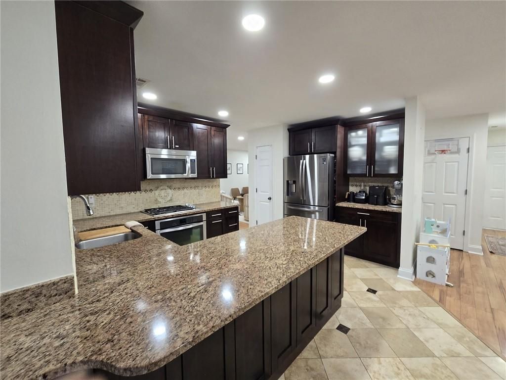 Image 13 of property listing at 3435 Palisade Lake Drive, Duluth, GA 30096