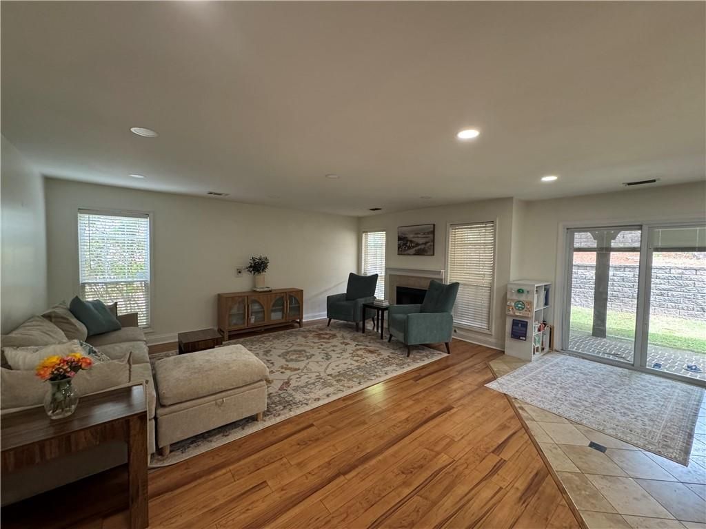 Image 15 of property listing at 3435 Palisade Lake Drive, Duluth, GA 30096