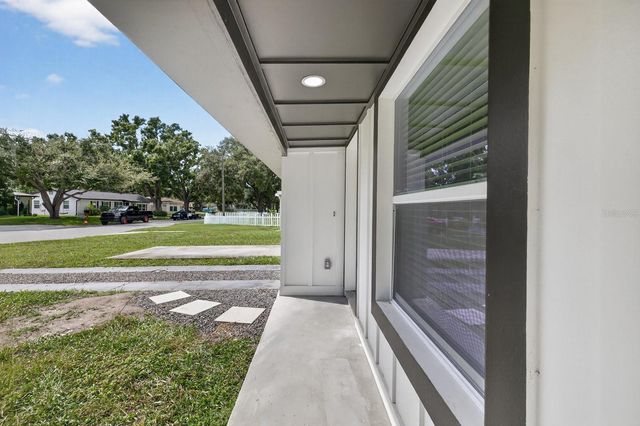 4009 W WALLACE AVENUE, Tampa, FL 33611