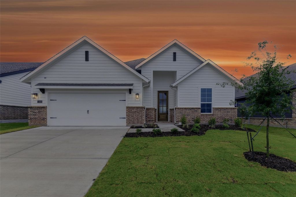 1329 Frio Drive, Springtown, TX 76082