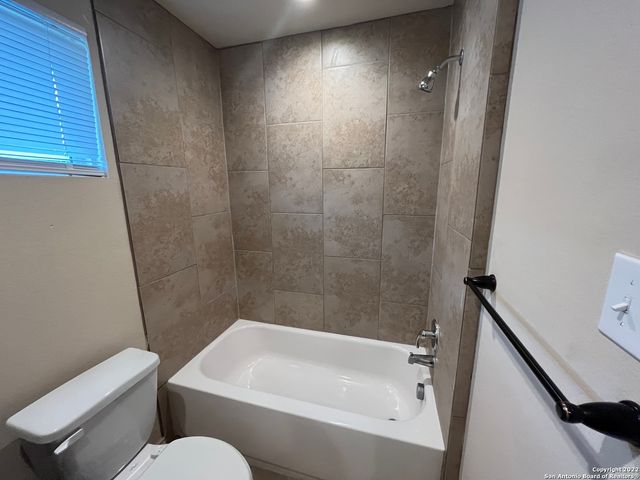 6618 Mia Way, San Antonio, TX 78233