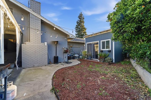 1225 Chehalem Dr, Modesto, CA 95350