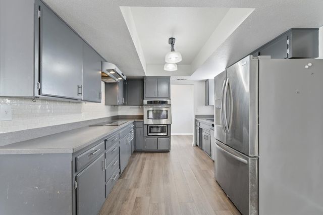 1225 Chehalem Dr, Modesto, CA 95350