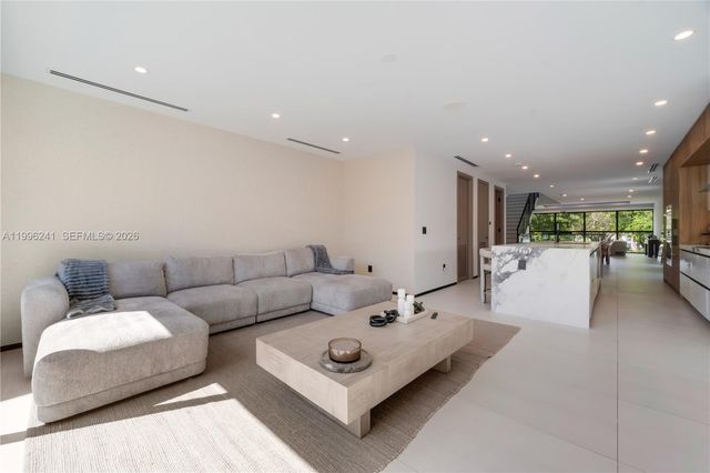 420 SW 15th Road 420, Miami, FL 33129