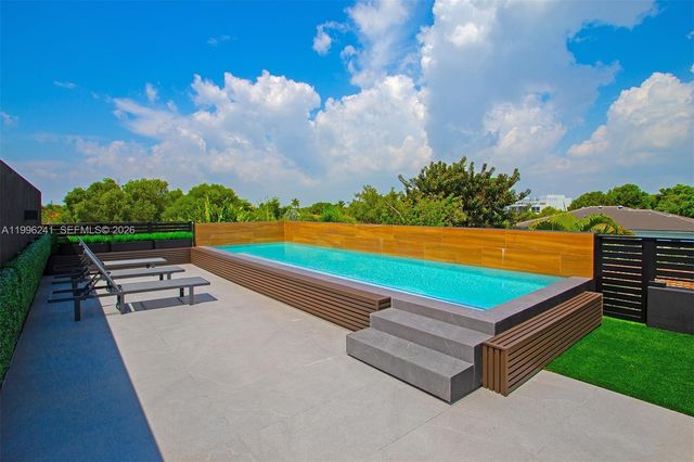420 SW 15th Road 420, Miami, FL 33129