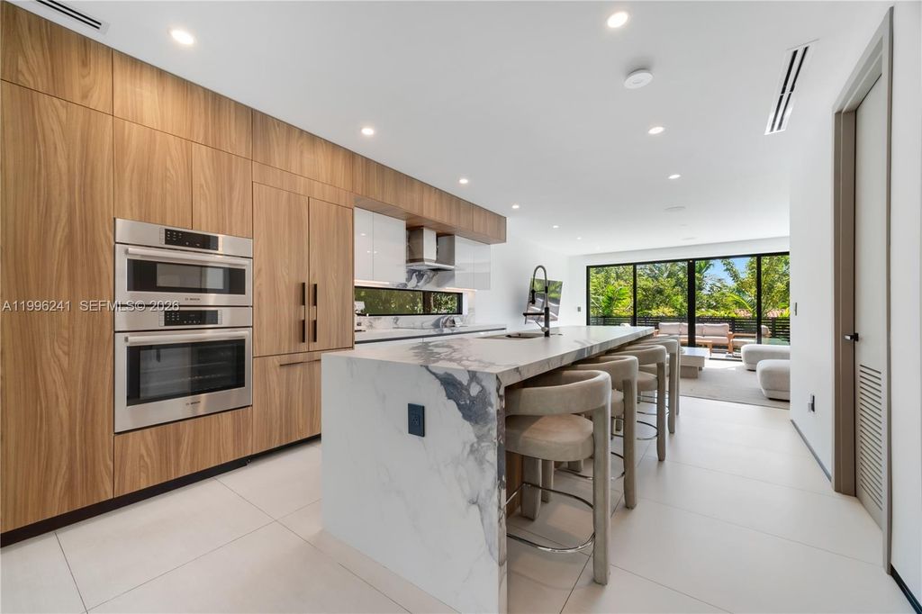 420 SW 15th Road 420, Miami, FL 33129
