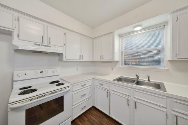 506 Oklahoma Avenue, Bacliff, TX 77518