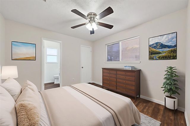 506 Oklahoma Avenue, Bacliff, TX 77518