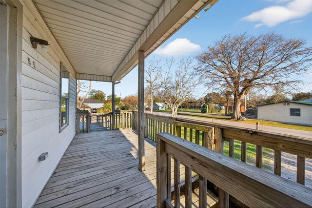506 Oklahoma Avenue, Bacliff, TX 77518