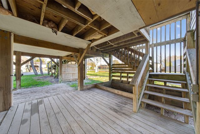 506 Oklahoma Avenue, Bacliff, TX 77518