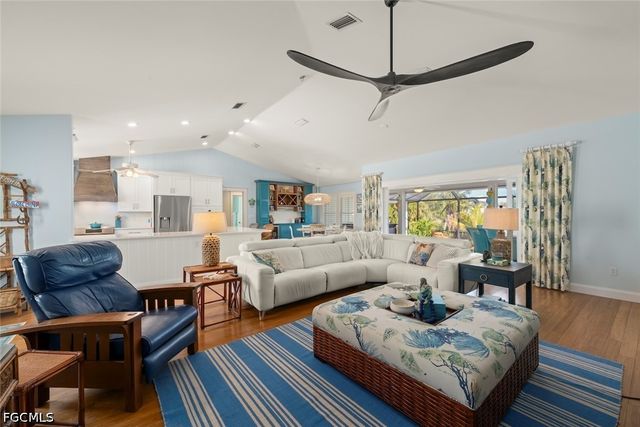 11940 Oakland DR, Bokeelia, FL 33922