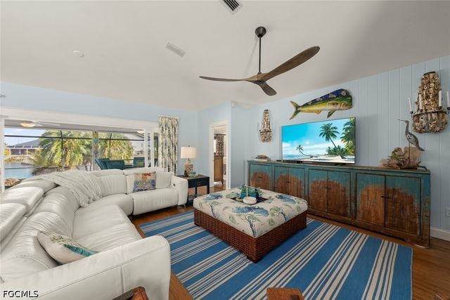 11940 Oakland DR, Bokeelia, FL 33922
