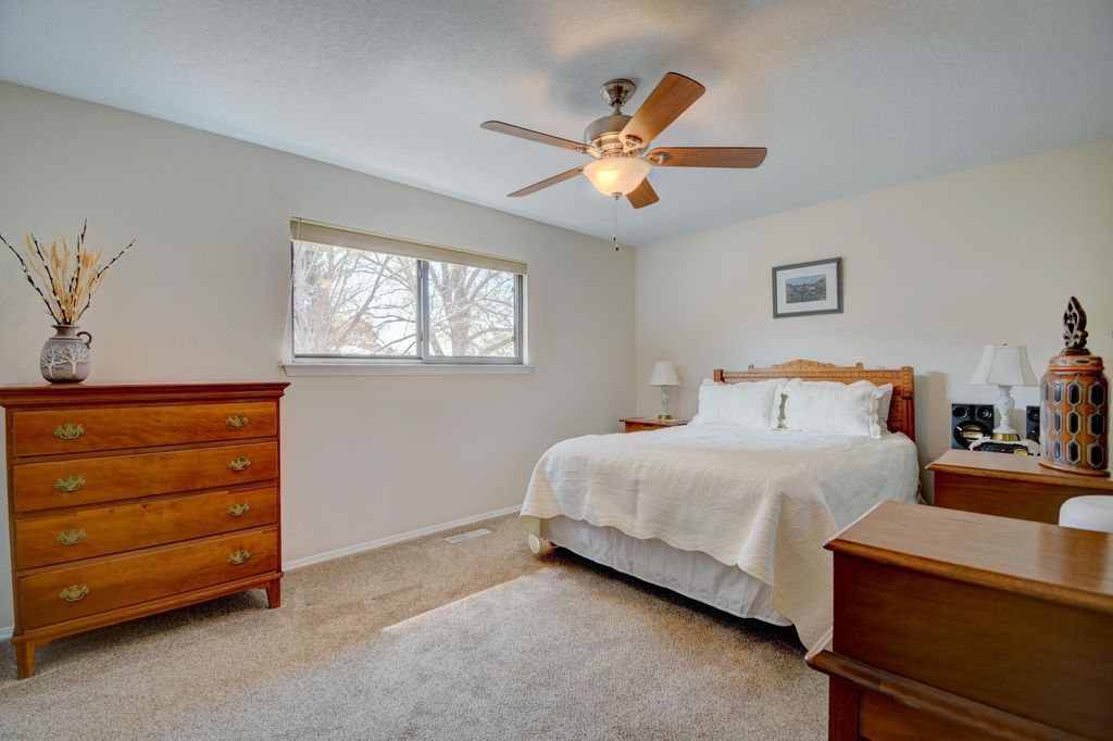 Image 10 of property listing at 14220 La Cueva Avenue NE, Albuquerque, NM 87123