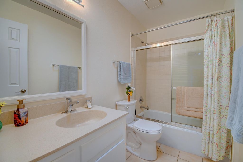 Image 16 of property listing at 14220 La Cueva Avenue NE, Albuquerque, NM 87123