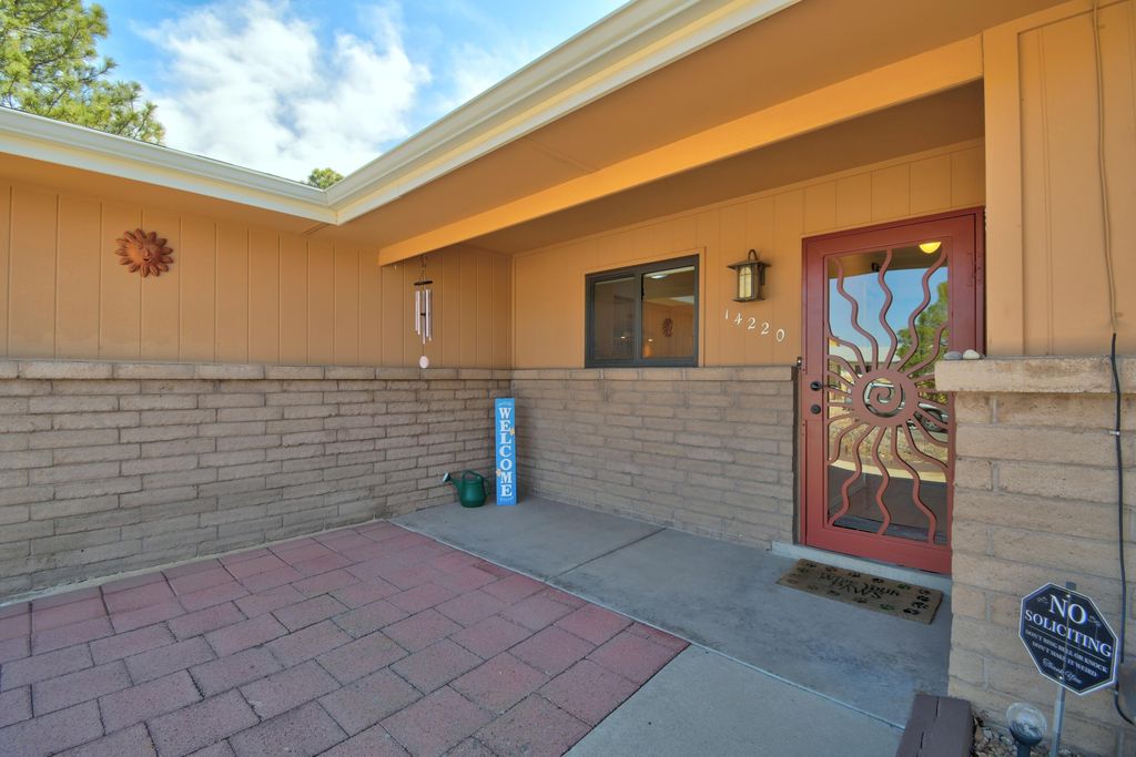 Image 2 of property listing at 14220 La Cueva Avenue NE, Albuquerque, NM 87123