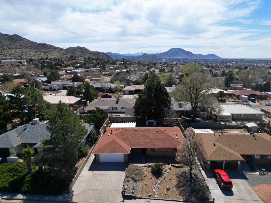 Image 21 of property listing at 14220 La Cueva Avenue NE, Albuquerque, NM 87123