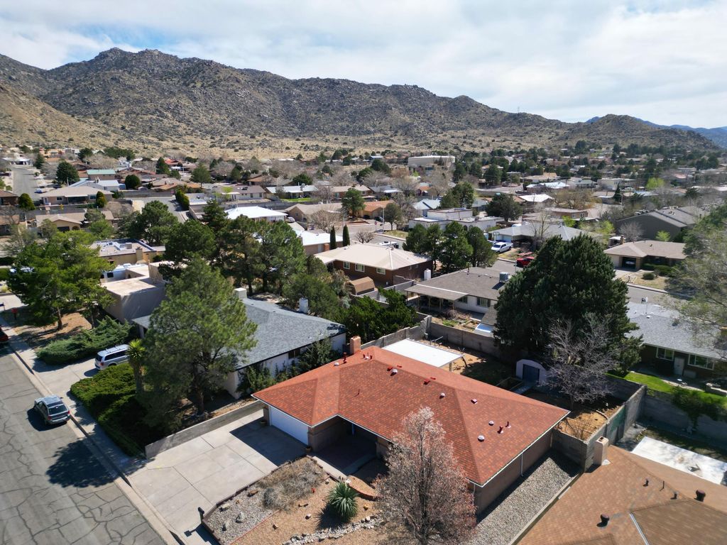 Image 22 of property listing at 14220 La Cueva Avenue NE, Albuquerque, NM 87123