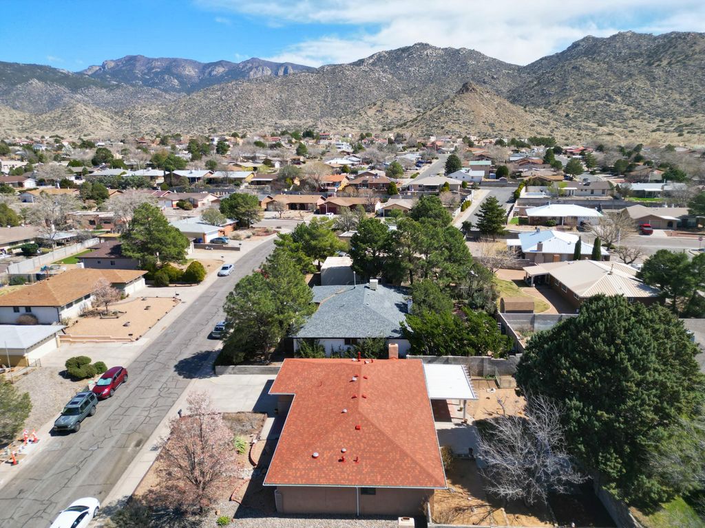 Image 23 of property listing at 14220 La Cueva Avenue NE, Albuquerque, NM 87123