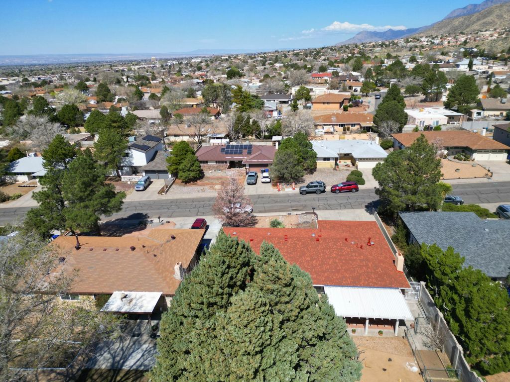 Image 24 of property listing at 14220 La Cueva Avenue NE, Albuquerque, NM 87123