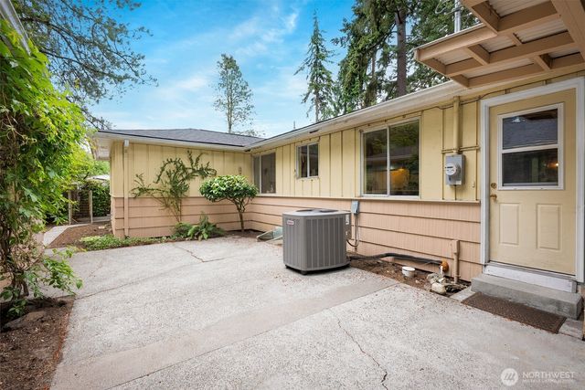 902 N 149th Street, Shoreline, WA 98133
