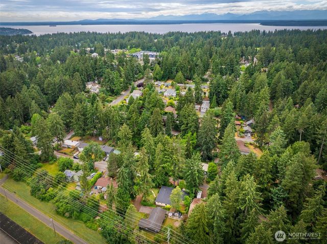 902 N 149th Street, Shoreline, WA 98133