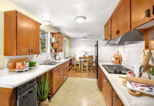 902 N 149th Street, Shoreline, WA 98133