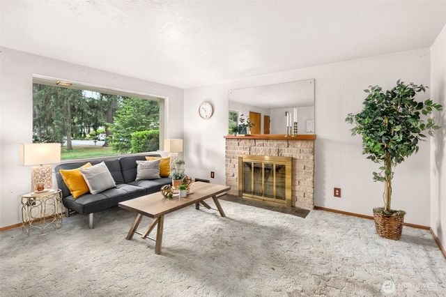902 N 149th Street, Shoreline, WA 98133