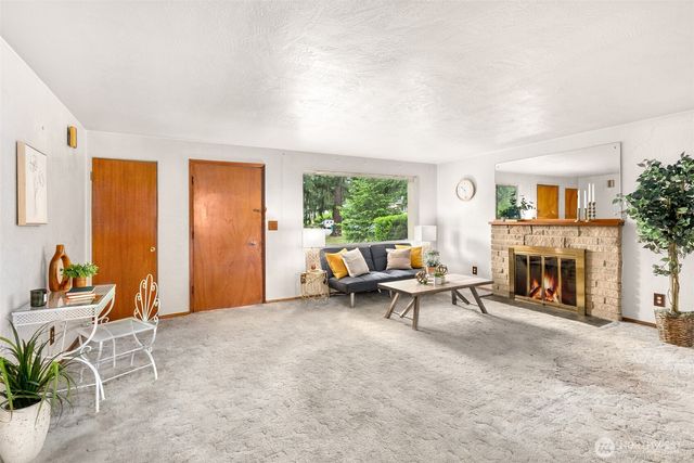 902 N 149th Street, Shoreline, WA 98133