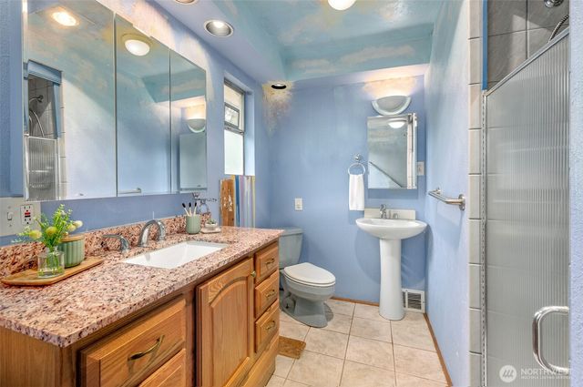 902 N 149th Street, Shoreline, WA 98133