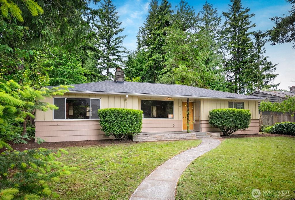 902 N 149th Street, Shoreline, WA 98133