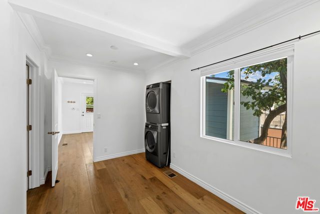 406 N Benton Way, Los Angeles, CA 90026
