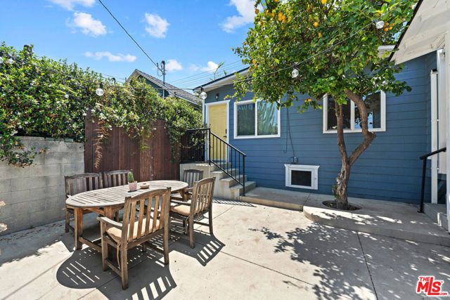 406 N Benton Way, Los Angeles, CA 90026