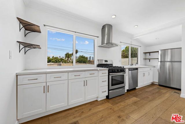 406 N Benton Way, Los Angeles, CA 90026