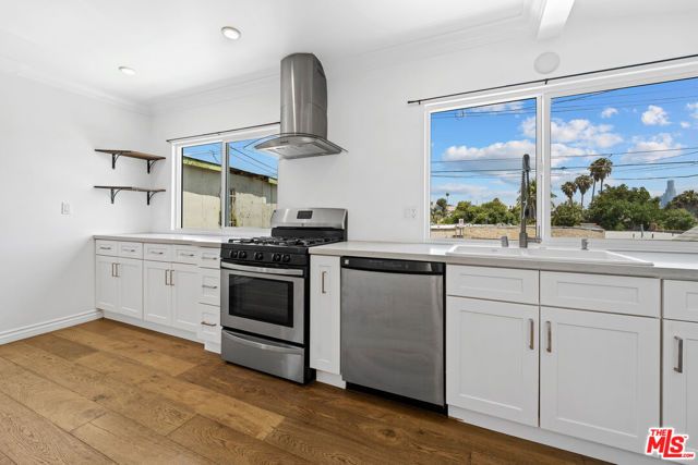 406 N Benton Way, Los Angeles, CA 90026