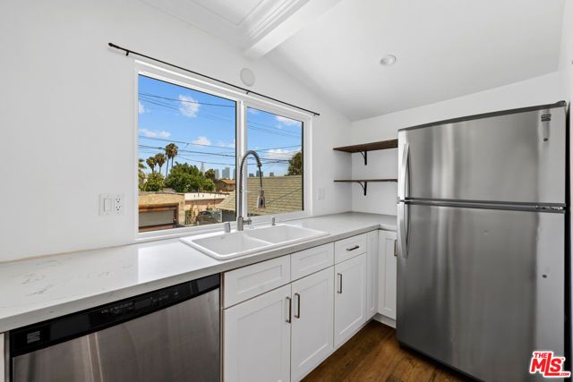 406 N Benton Way, Los Angeles, CA 90026