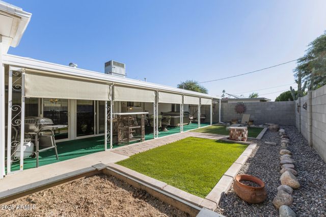 10925 W CHERRY HILLS Drive W, Sun City, AZ 85351