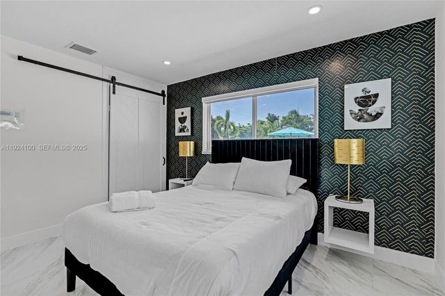 1730 NE 9th Ave, Fort Lauderdale, FL 33305