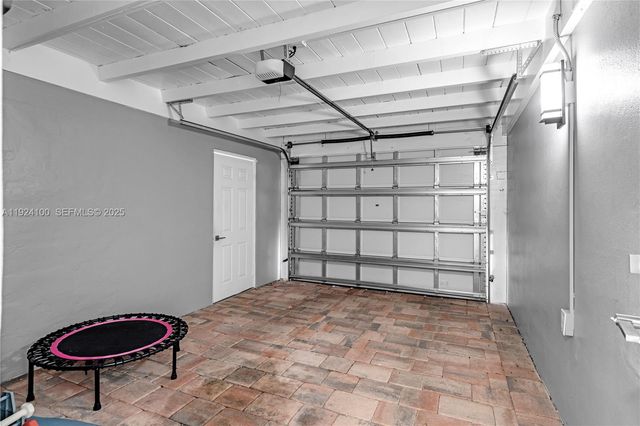 1730 NE 9th Ave, Fort Lauderdale, FL 33305