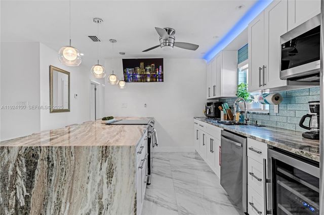 1730 NE 9th Ave, Fort Lauderdale, FL 33305