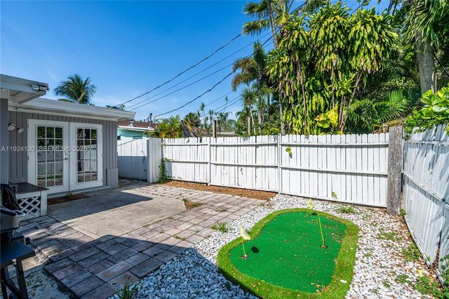 1730 NE 9th Ave, Fort Lauderdale, FL 33305