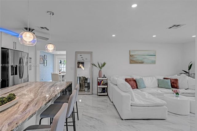 1730 NE 9th Ave, Fort Lauderdale, FL 33305