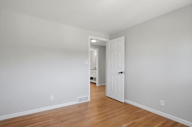 2547 Mccutcheon Road, Columbus, OH 43219